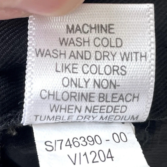 Banana Republic Women’s Cargo Shorts with Belt, Black - Picture 12 of 12